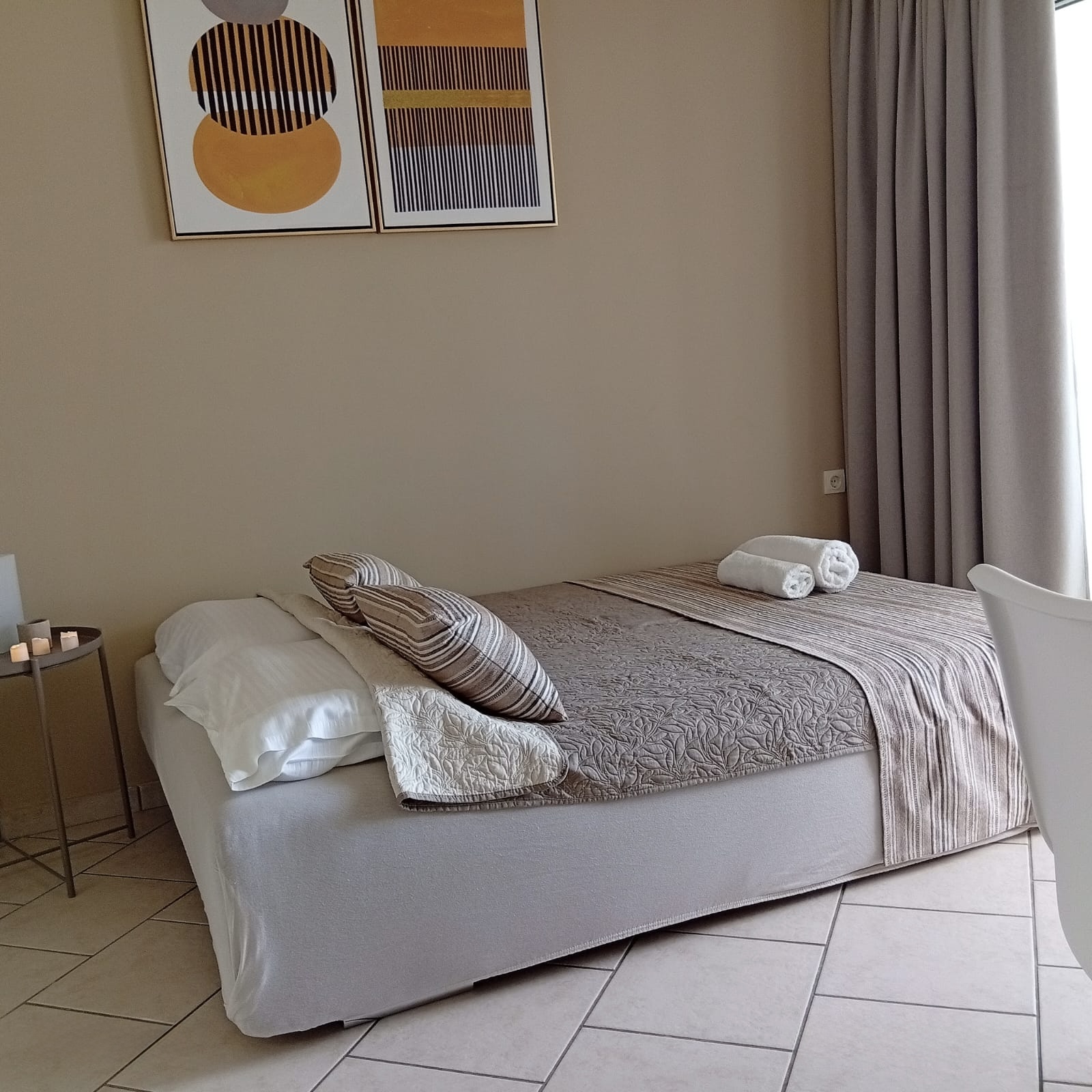 Lounge Studio Suite